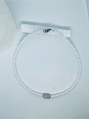 White Beaded Women’s Necklace with rose quartz Accent